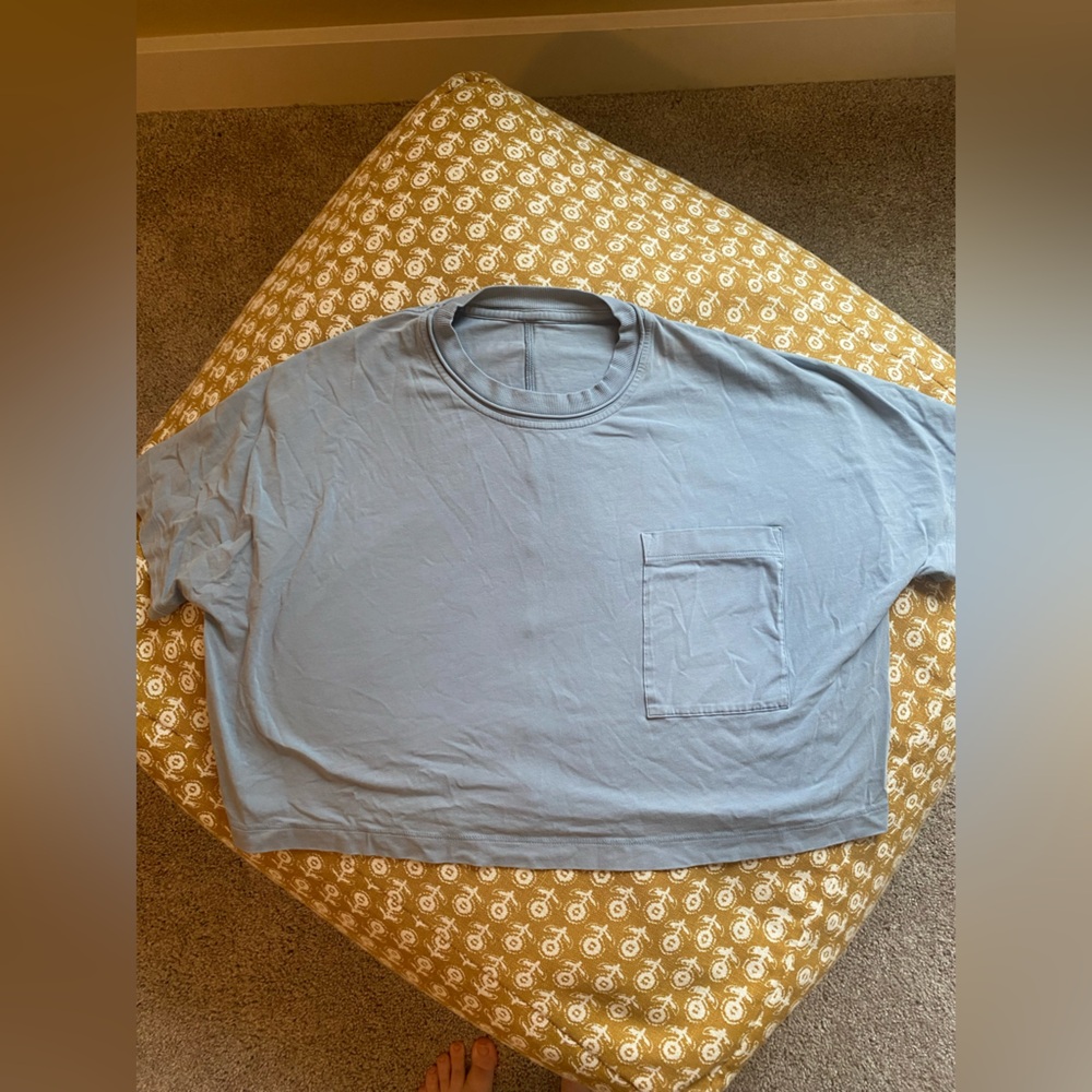Lululemon crop top